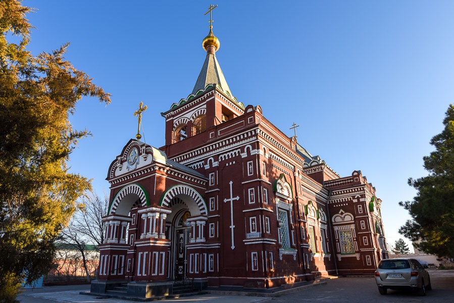 Pokrovskaya Church Big