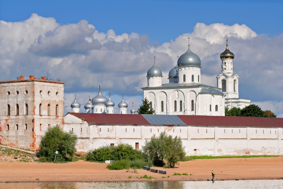 Novgorod View On Yuriev Monastery From Volkhov 02