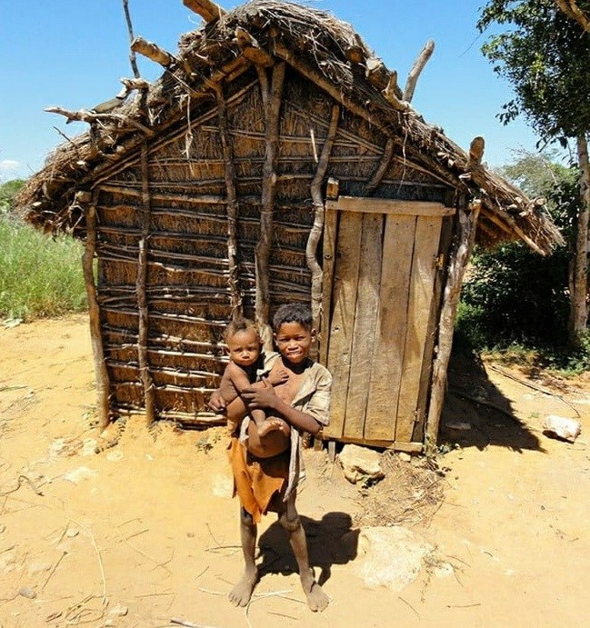 Επίσκοπος Τολιάρας και Νοτίου Μαδαγασκάρης Πρόδρομος «Γονείς, λέξη άγνωστη»