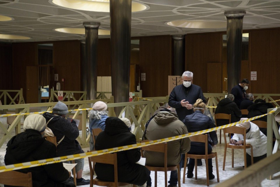 HOMELESS VACCINATION VATICAN