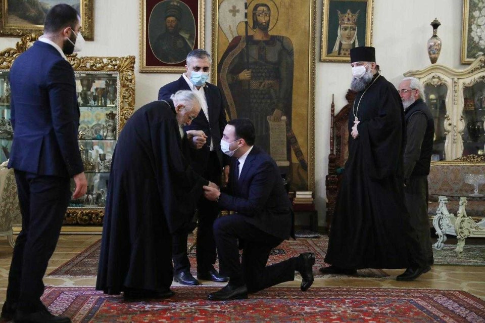 Premierul Georgiei Ia Binecuvantare De La Patriarhul Ilia