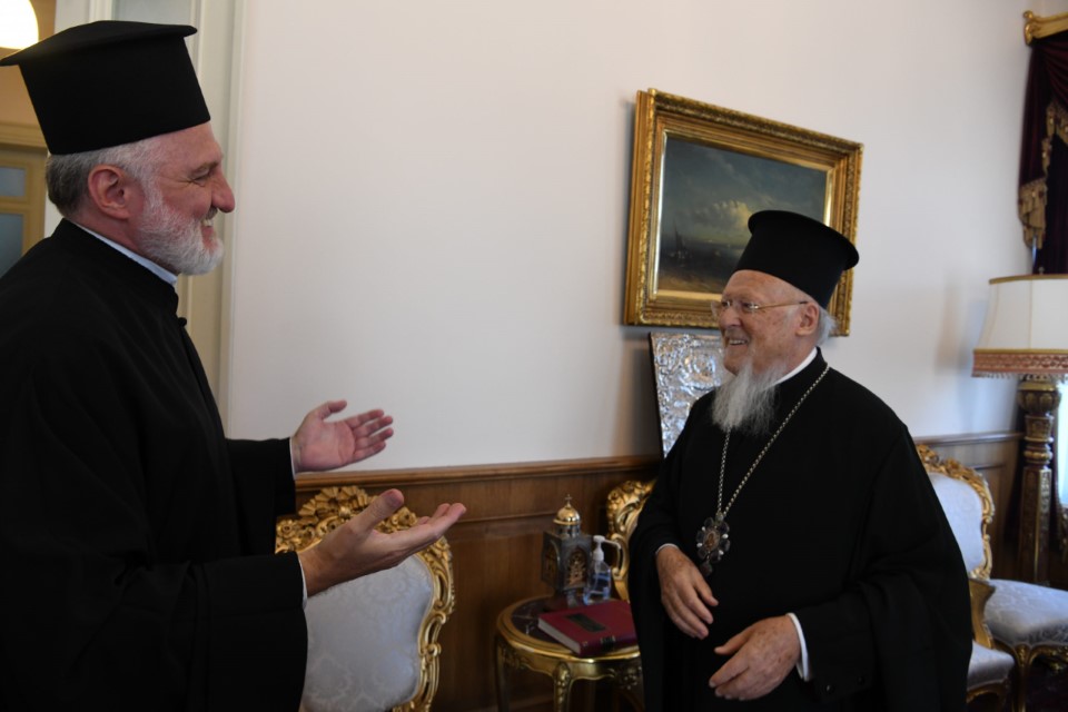 Αρχιεπίσκοπος Αμερικής Ελπιδοφόρος με τον Οικουμενικό Πατριάρχη Βαρθολομαίο Doxologia Infonews