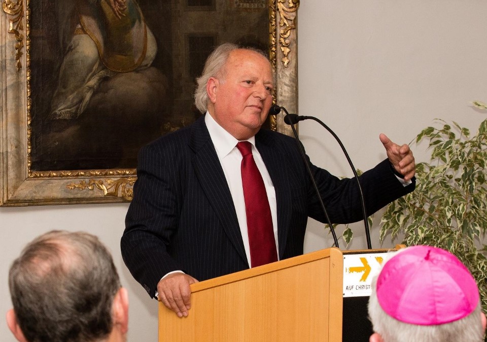 Larentzakis omilei