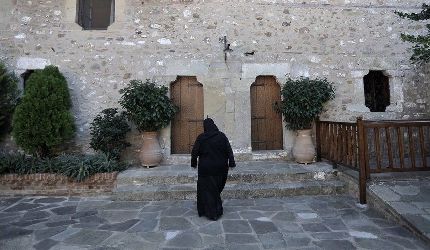 Εκοιμήθη η ηγουμένη της Μονής στο Γοργοπόταμο που «χτυπήθηκε» από κορωνοϊό