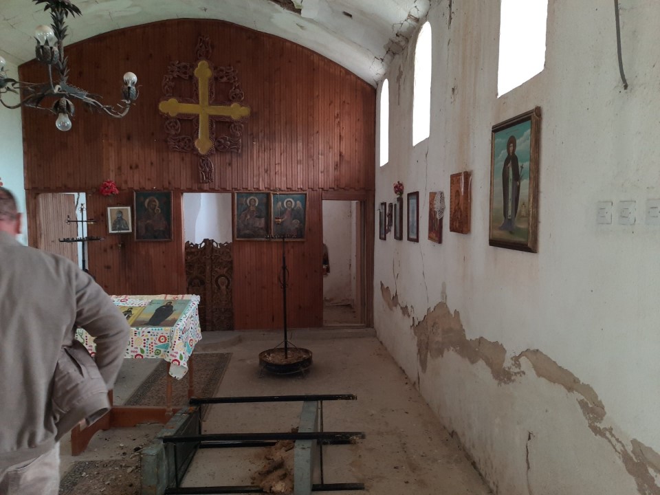 Оскрнављена црква Свете Петке на КиМ