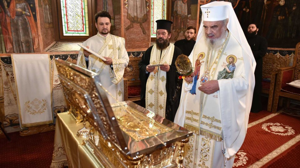 Manastirea Plumbuita a primit moastele Sf. Ioan Botezatorul.