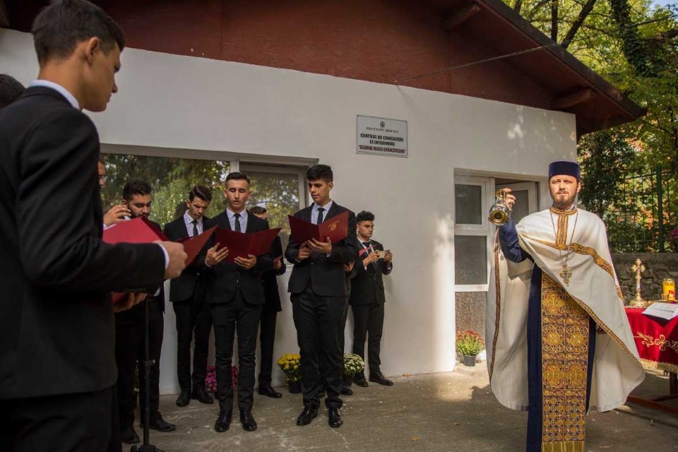 Arhiepiscopia ramnicului a inaugurat un centru de sprijin in criza de sarcina