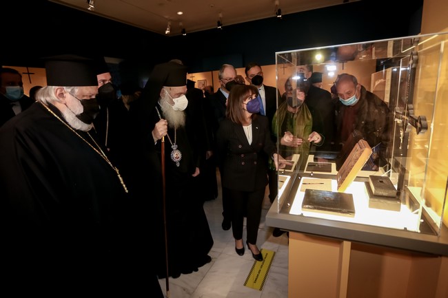 Η ΠτΔ ΚΑΤΕΡΙΝΑ ΣΑΚΕΛΛΑΡΟΠΟΥΛΟΥ ΣΤΑ ΕΓΚΑΙΝΙΑ ΤΗΣ ΕΚΘΕΣΗΣ "ΥΠΕΡ ΠΙΣΤΕΩΣ ΚΑΙ ΠΑΤΡΙΔΟΣ Η ΣΥΜΒΟΛΗ ΤΗΣ ΕΚΚΛΗΣΙΑΣ ΣΤΟΝ ΑΓΩΝΑ ΤΟΥ 1821" ΣΤΟ ΒΥΖΑΝΤΙΝΟ ΚΑΙ ΧΡΙΣΤΙΑΝΙΚΟ ΜΟΥΣΕΙΟ (ΧΡΗΣΤΟΣ ΜΠΟΝΗΣ / EUROKINISSI)