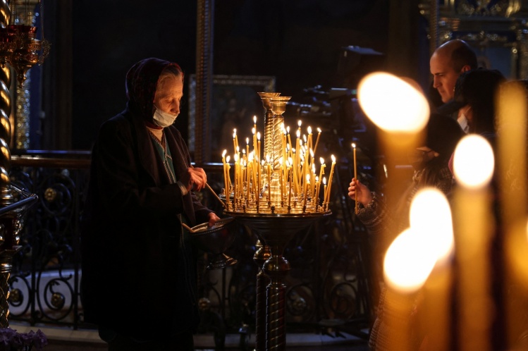 20220223T0800 POPE UKRAINE APPEAL
