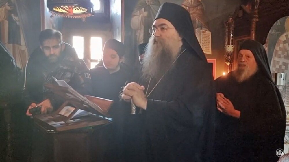 Χαιρετισμός Ηγουμένου Μ. Εσφιγμένου προς αρχιεπίσκοπο Αμερικής κ. Ελπιδοφόρο