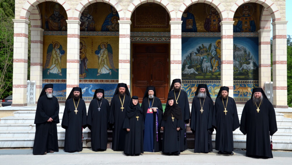 Episcopul Sofronie a prezidat sinaxa monahala