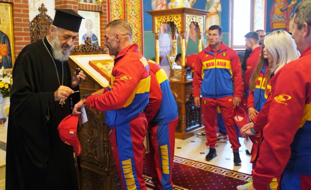 Sportivii Lotului National de Culturism si Fitness au fost binecuvantati de IPS Irineu