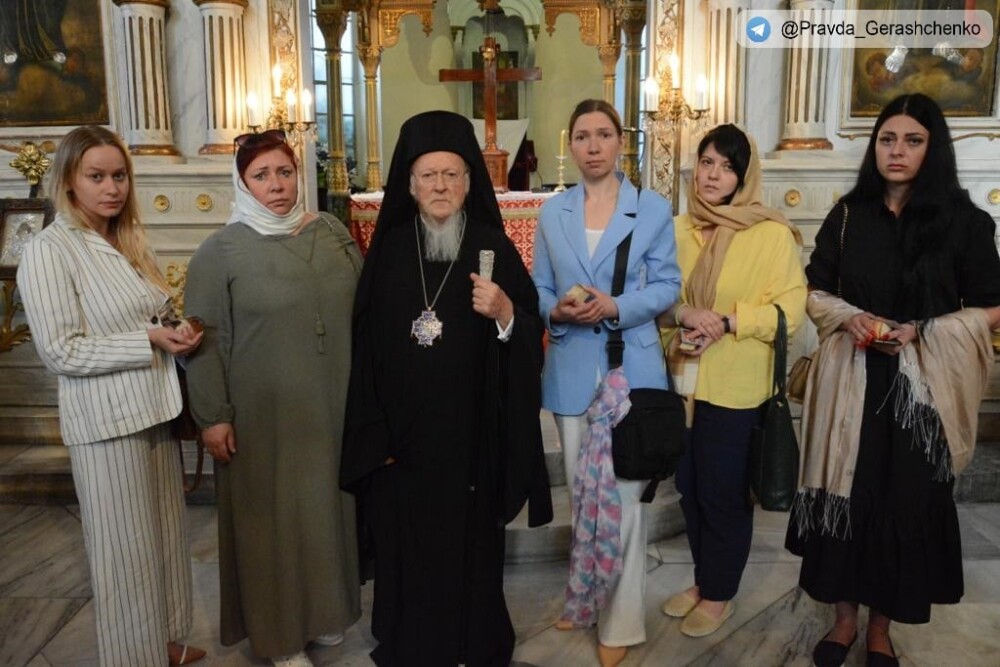 Вселенският Патриарх се срещна с майки и съпруги на защитниците на Азофстал