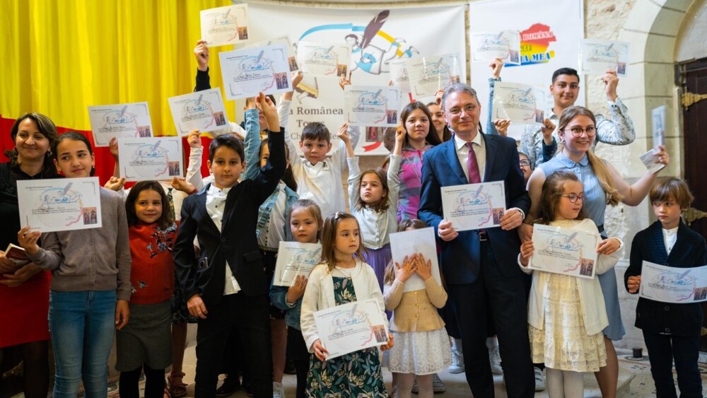 Vizita ambasadorului romaniei la scoala parohiei romanesti din tours