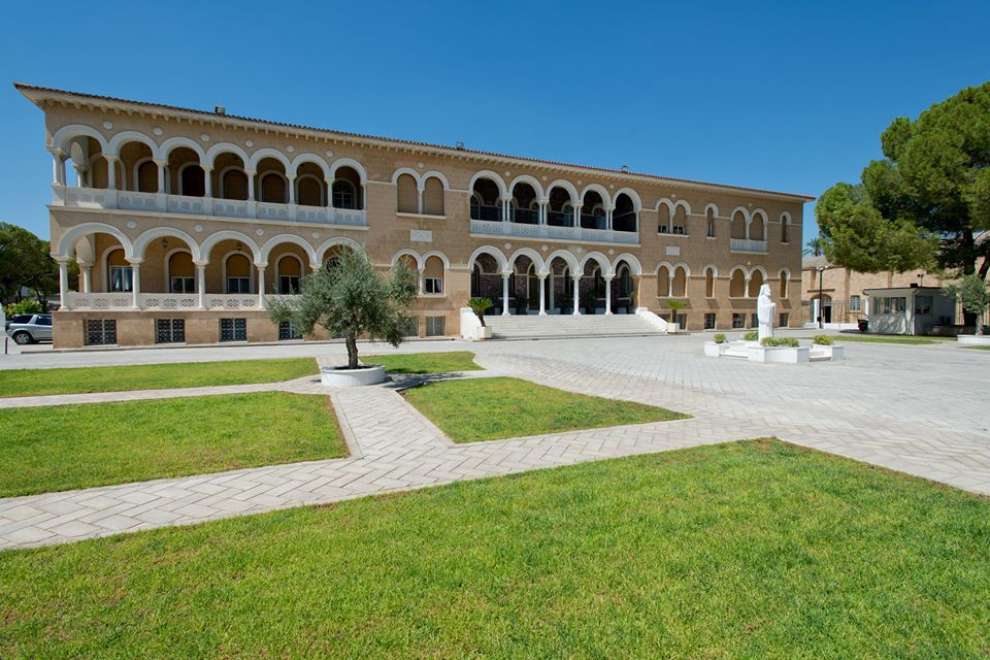 Arxiepiskopiko megaro4jpg