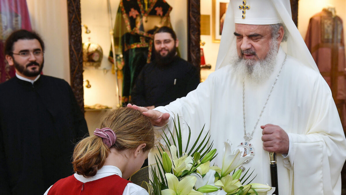 Patriarhul Daniel Le Transmite Elevilor Binecuvantare Si Incurajare Pentru Examene