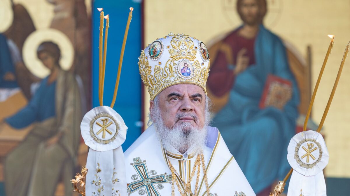 Patriarhul Duhul Libertatii De Ce Duhul Sfant Nu Ia Chip De Om Face Prezenta Lui Hristos Deplina