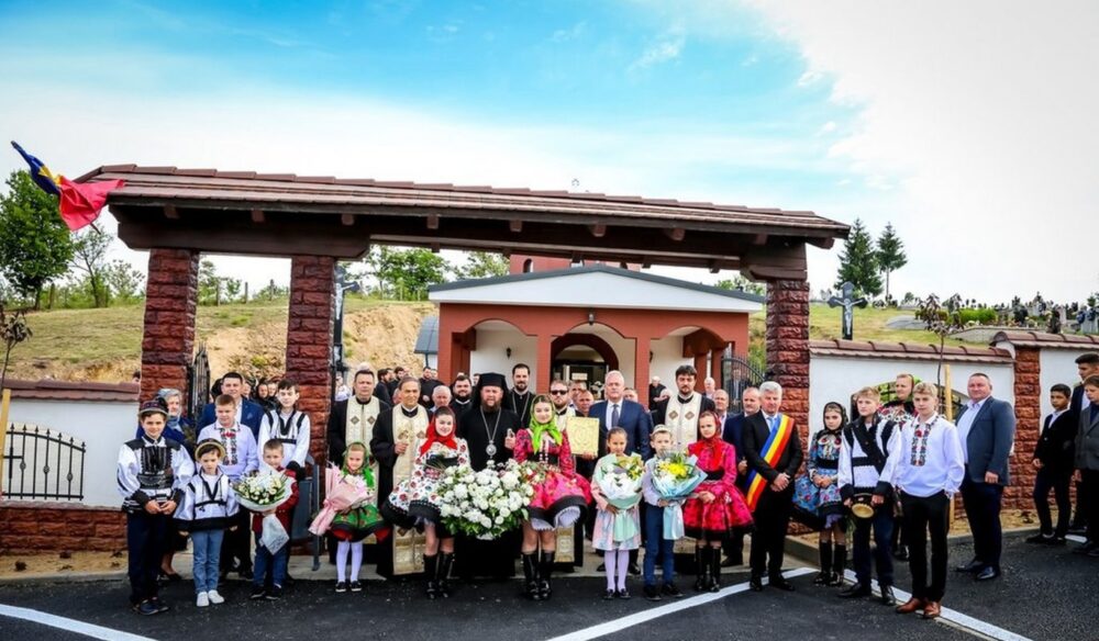 Slujire arhiereasca la calinesti oas