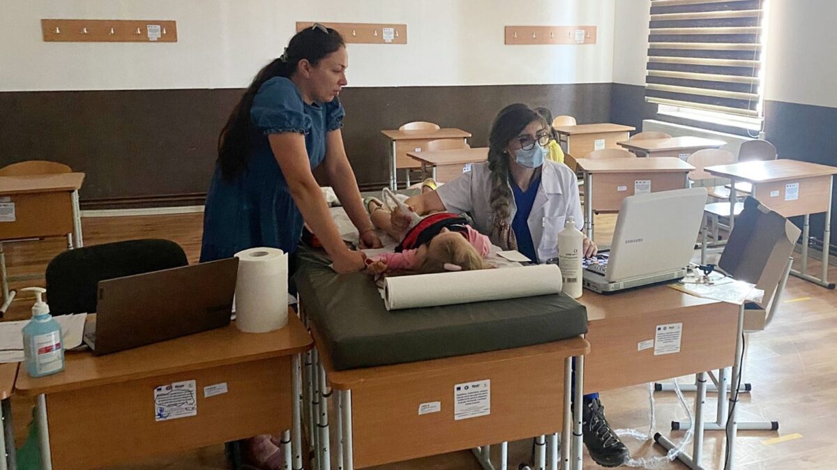 Caravana cu medici a ajuns in localitatea ciocanesti