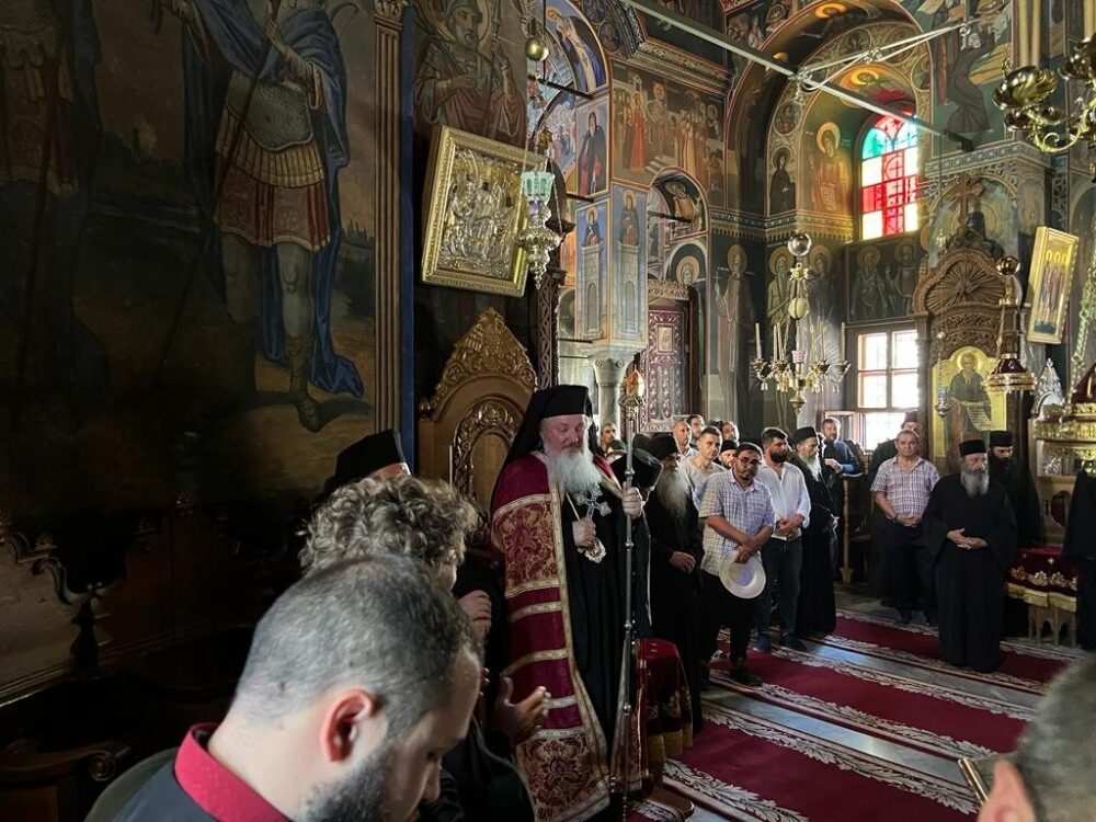 Hramul schitului romanesc prodromu de la muntele athos