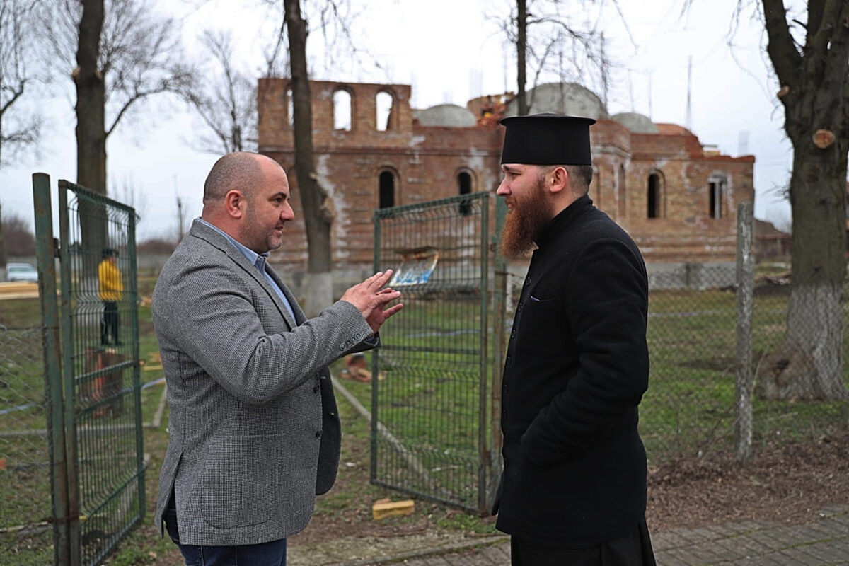 Lucrarile avanseaza la prima biserica ortodoxa construita dupa o suta de ani la moravita