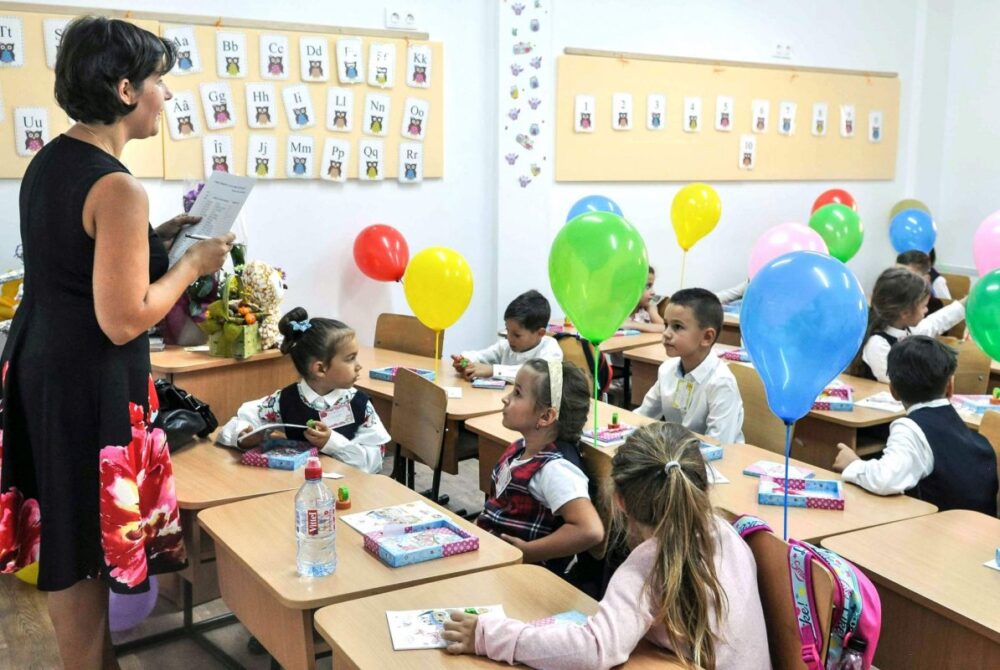 Peste 5 000 de noi profesori in invatamantul preuniversitar