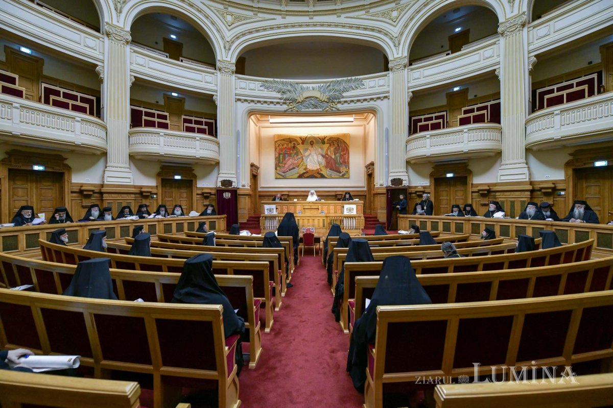 Sfantul sinod s a intrunit in sedinta de lucru