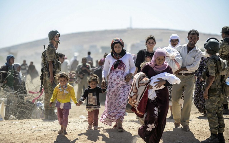 Syria turkey border refugees 1 800x500 c