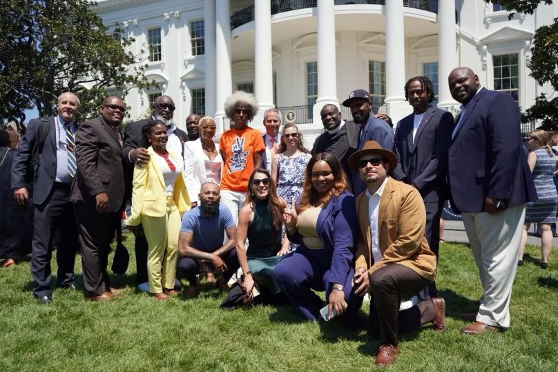 WebRNS White House Guns5