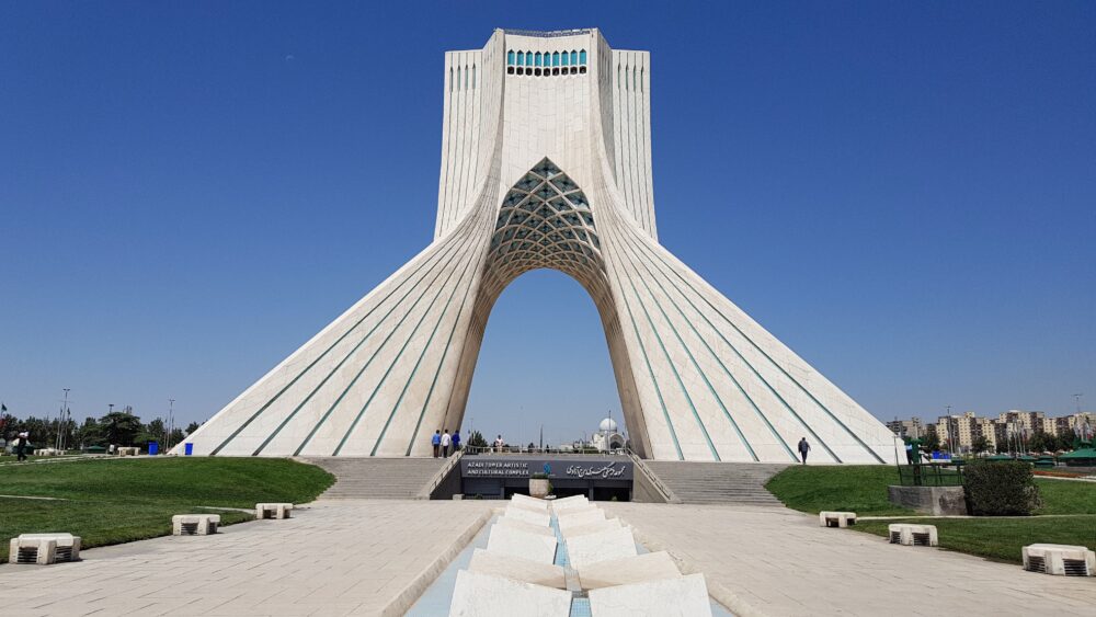 Azadi Tower (29358497718)