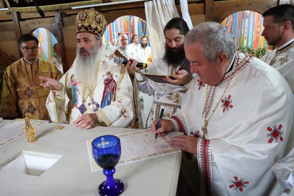 Consecration of a new church in B?rb?te?ti, Romania
