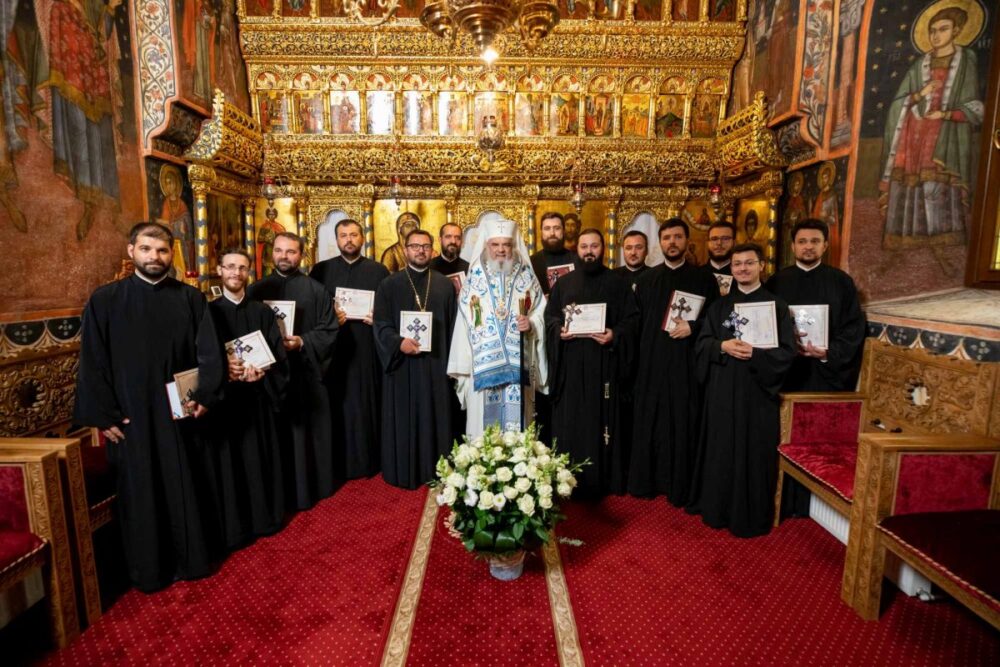 Hirotesii intru duhovnic la paraclisul resedintei patriarhale