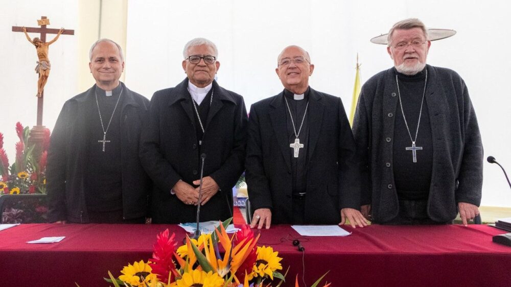 Peruvian bishops seek a way out of the crisis recover hope