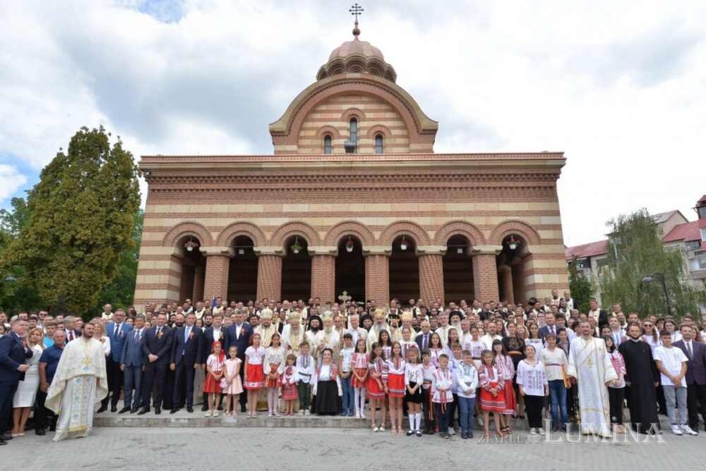 Sarbatoare si comuniune a tinerilor misionari in cetatea targovistei