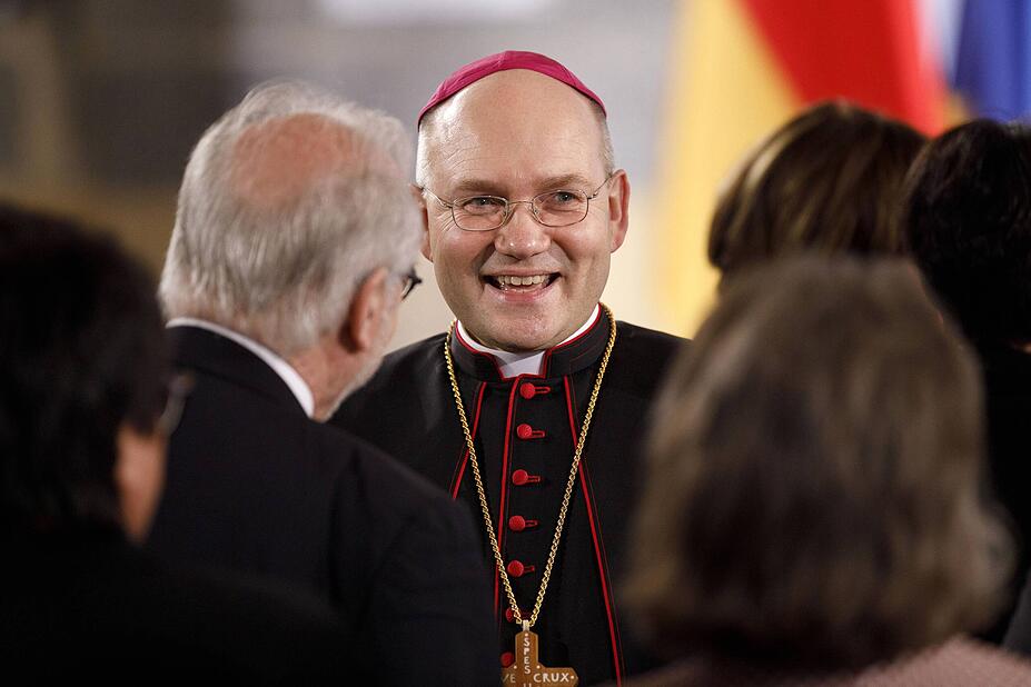 Helmut Dieser bei der Erneuerung des deutsch französischen Freundschaftsvertrages im Rathaus Aachen