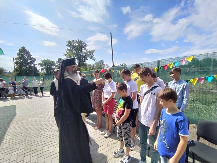 PS Antonie Episcopul de Balti binecuvantand noul an scolar 1 septembrie 2022