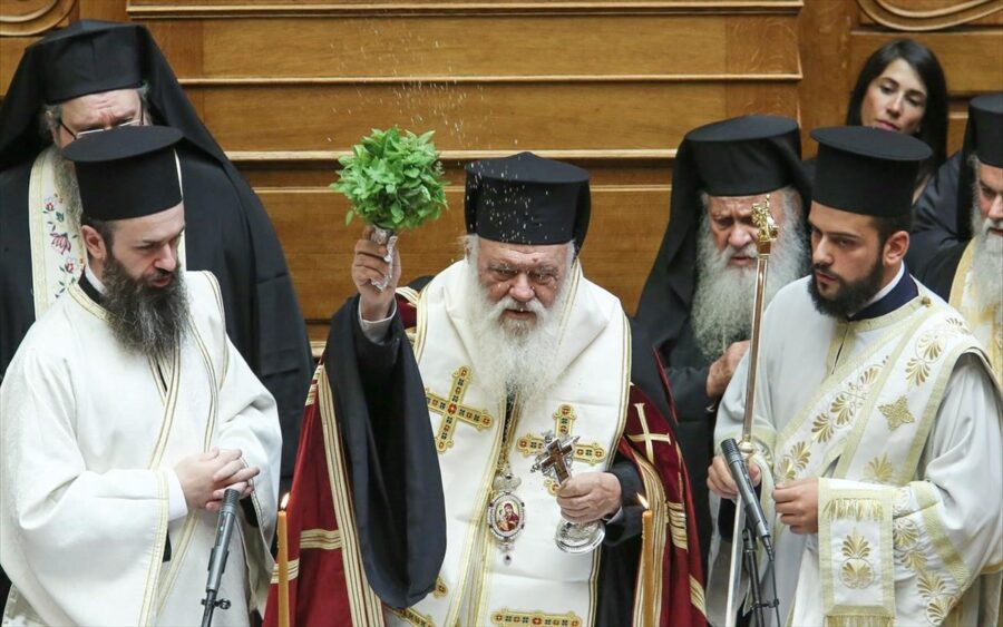 Bouli agiasmos gia ti nea koinobouleutiki periodo