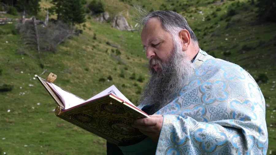 Parintele Gheorghe Coltea 1.jpg