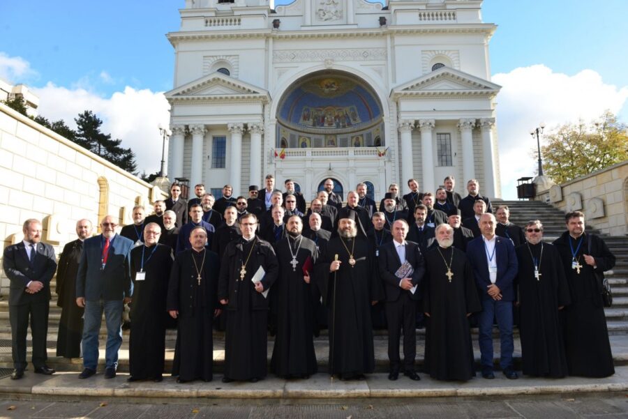Misiunea teologiei in slujirea bisericii este explicitare a revelatiei divine si calauzire pentru viata crestina