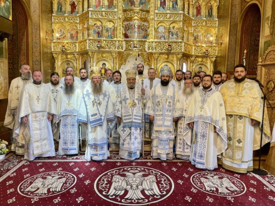 Un sobor de arhierei a liturghisit la hramul catedralei episcopale din miercurea ciuc