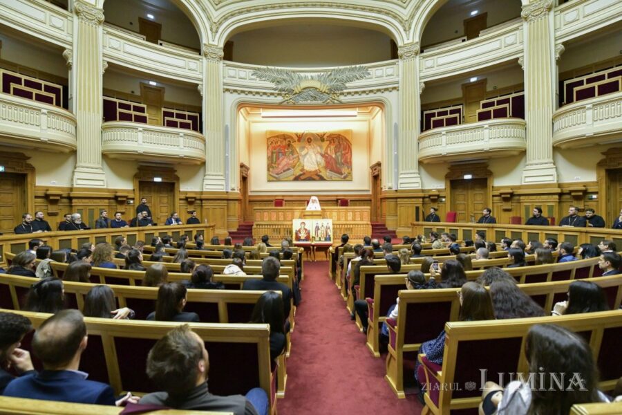 Gala voluntarilor tineri in actiune la palatul patriarhiei