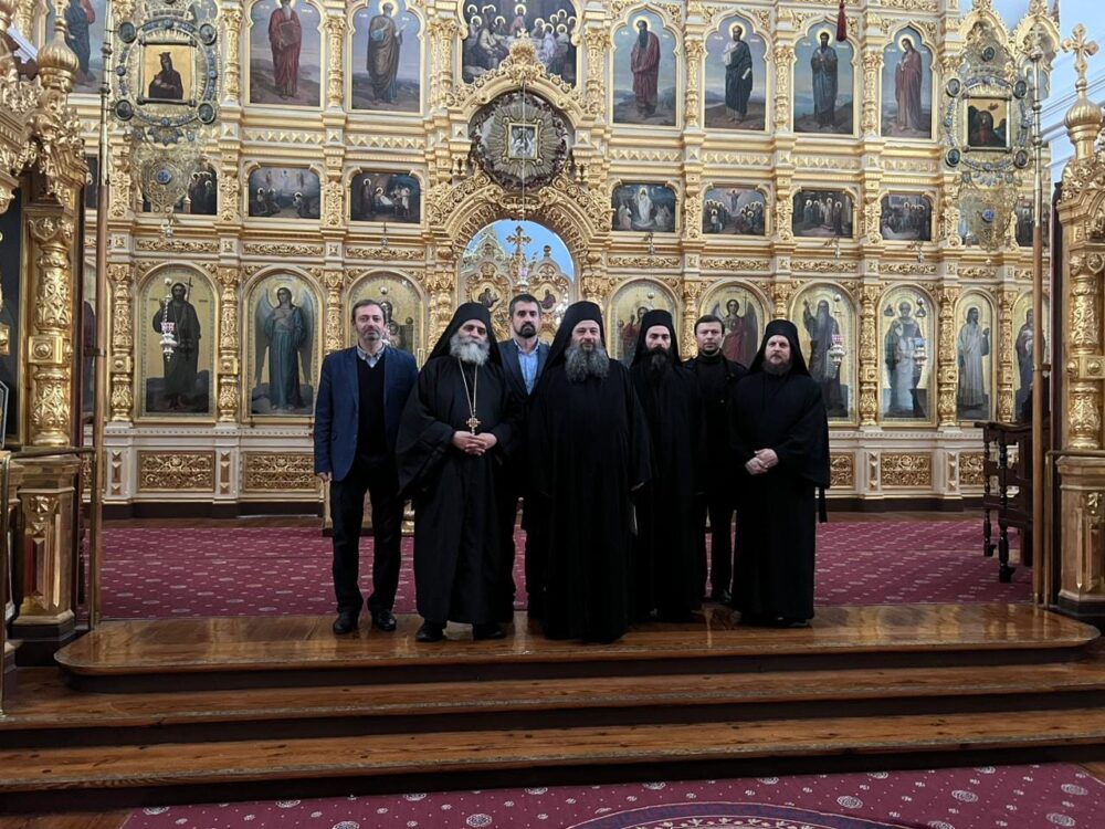 Ukrainians mount athos