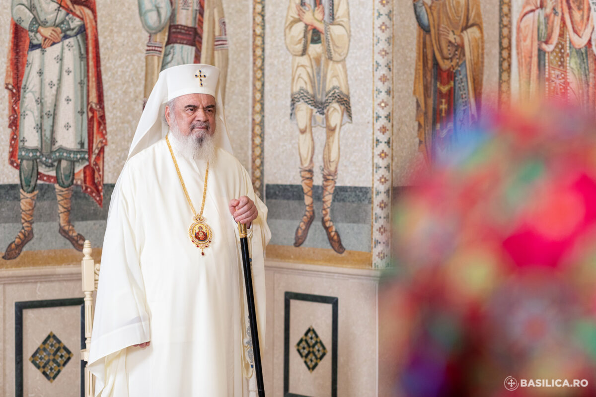 Patriarhul daniel colindatori 2022