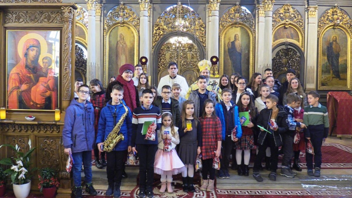 Sfanta liturghie si serbare de craciun la catedrala din giula