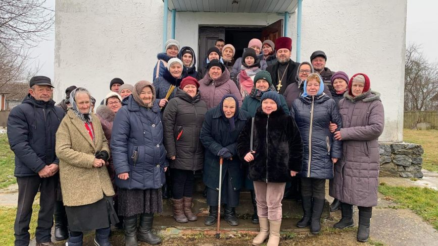 2920785 na hmelnichchini religiyna gromada razom iz nastoyatelem viyshli z moskovskogo patriarhatu