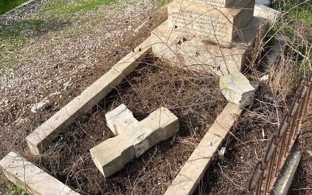 ISRAELE PALESTINA cimitero cristiano1
