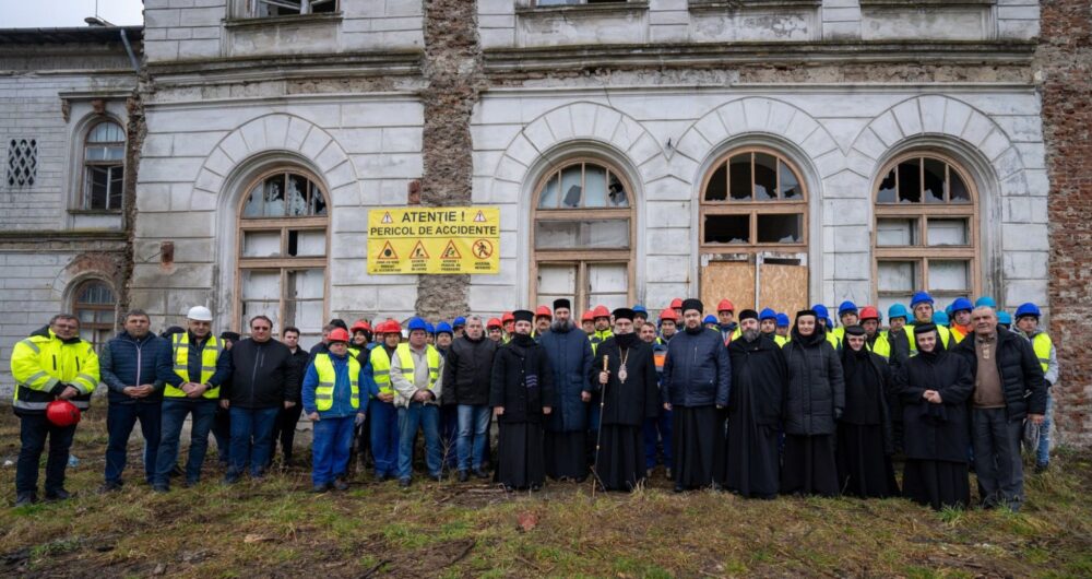 Au inceput reabilitarea si extinderea asezamantului spitalicesc precista din roman