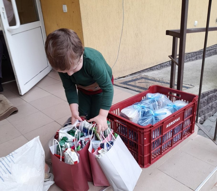 Campanie in sprijinul copiilor si varstnicilor la gherla