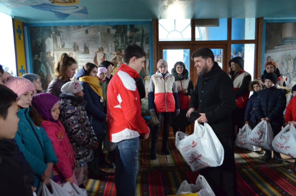 Caravana dar de craciun a episcopiei husilor a ajuns si in basarabia