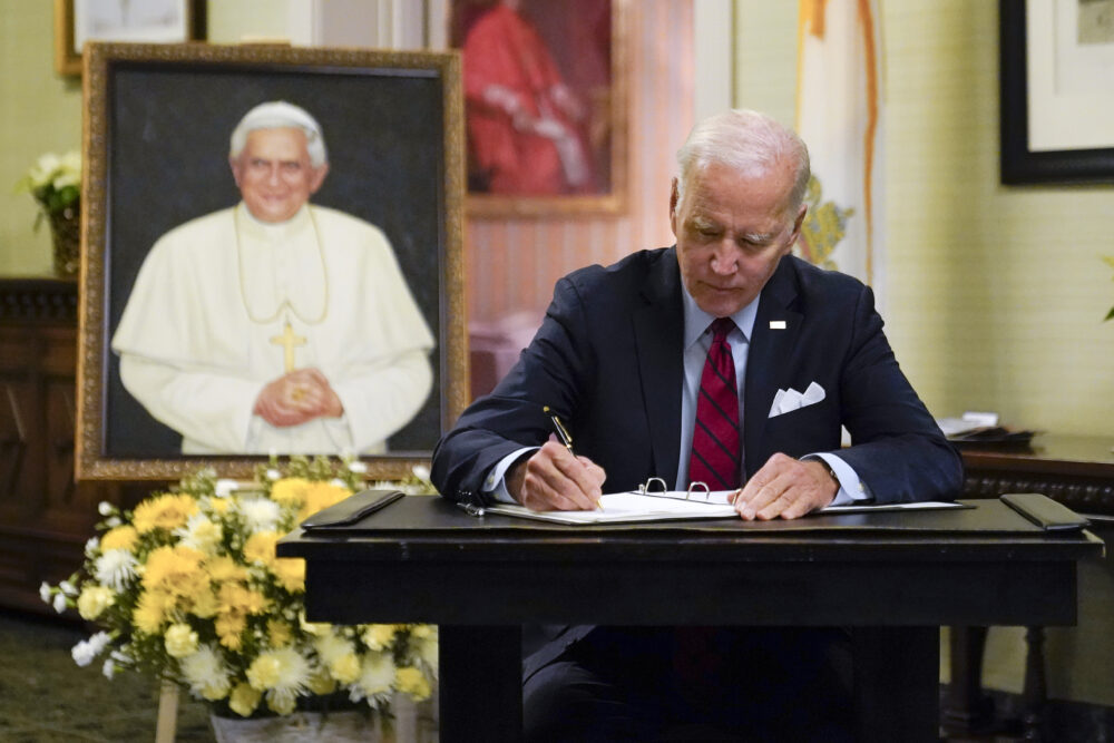 Biden Benedict XVI